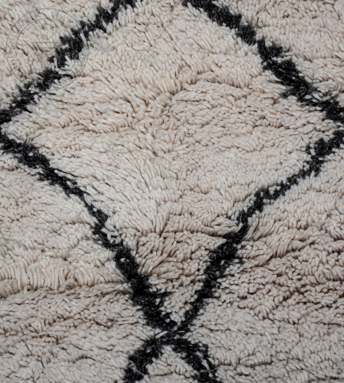 Beni ourain Moroccan rug - 3.9 x 5.45 ft / 120 x 166 cm - Berbers Market