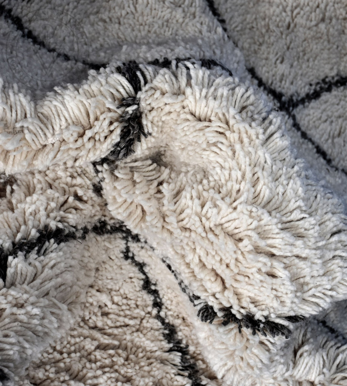 Beni ourain Moroccan rug - 3.9 x 6.23 ft / 120 x 190 cm - Berbers Market