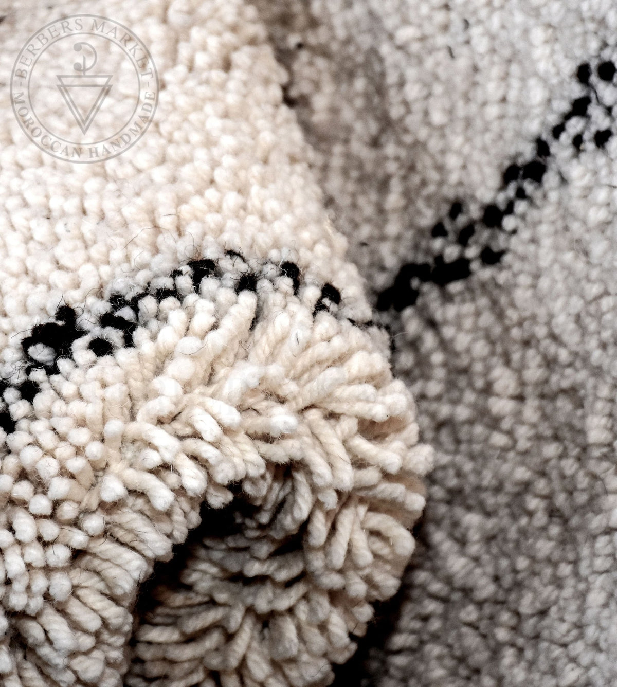 Beni ourain Moroccan rug - 3.9 x 6.4 ft / 118 x 195 cm - Berbers Market