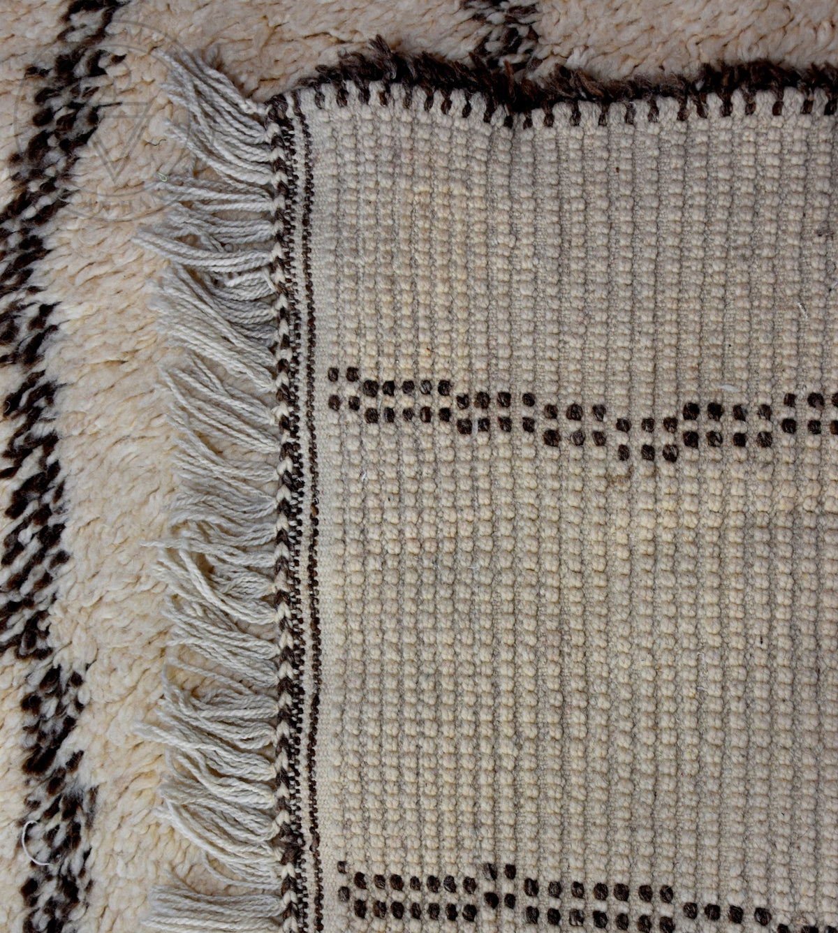 Beni ourain Moroccan rug - 5.4 x 8.7 ft / 165 x 265 cm - Berbers Market