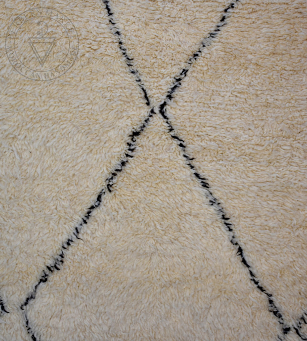 Beni ourain Moroccan rug - 5.5 x 6.9 ft / 165 x 210 cm - Berbers Market