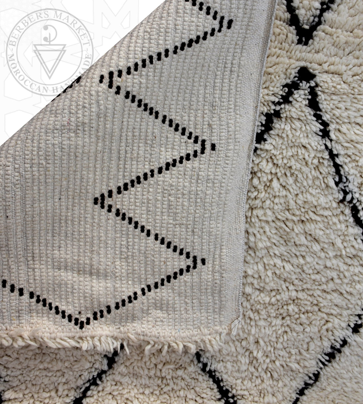 Beni ourain Moroccan rug - 5.6 x 7.3 ft / 170 x 220 cm - Berbers Market