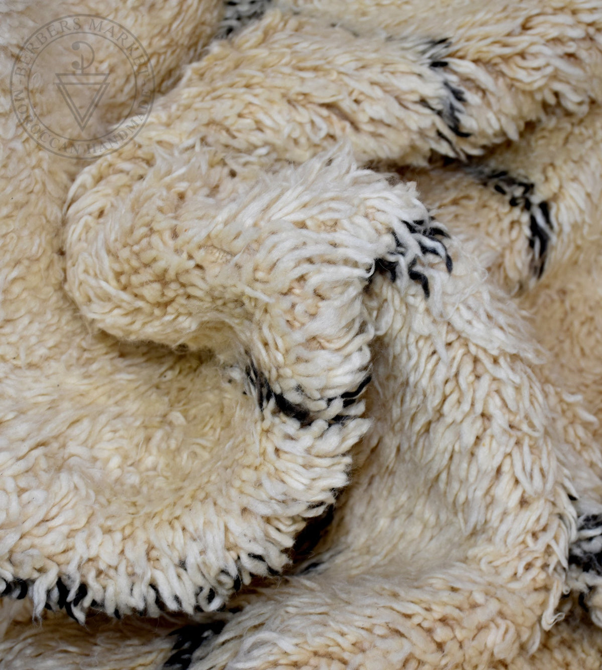 Beni ourain Moroccan rug - 5.6 x 7.3 ft / 170 x 220 cm - Berbers Market