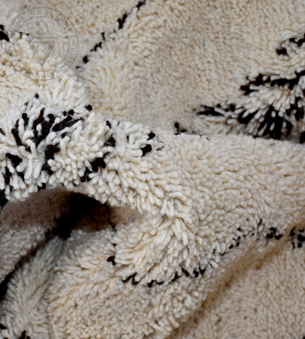 Beni ourain Moroccan rug - 6 x 8.3 ft / 180 x 250 cm - Berbers Market