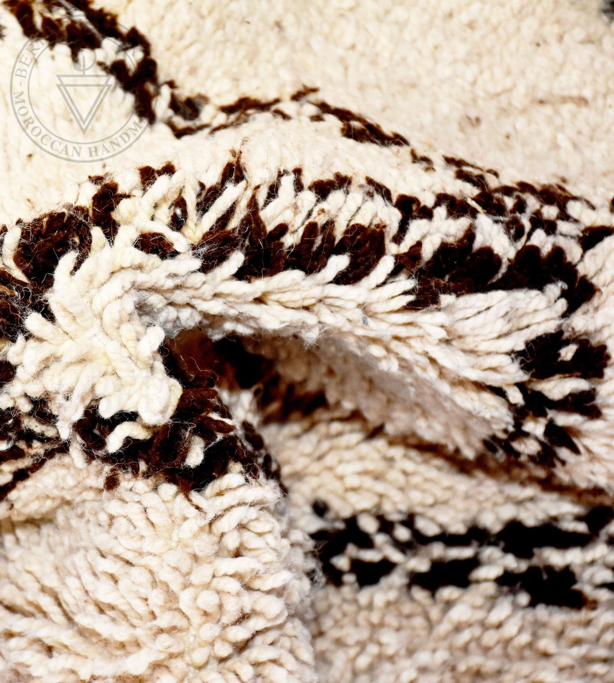 Beni ourain Moroccan runner rug - 3.94 x 7.15 ft / 120 x 218 cm - Berbers Market