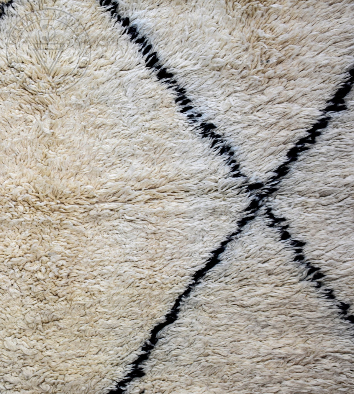 Beni ourain shag Moroccan rug - 5.9 x 8.4 ft / 180 x 255 cm - Berbers Market