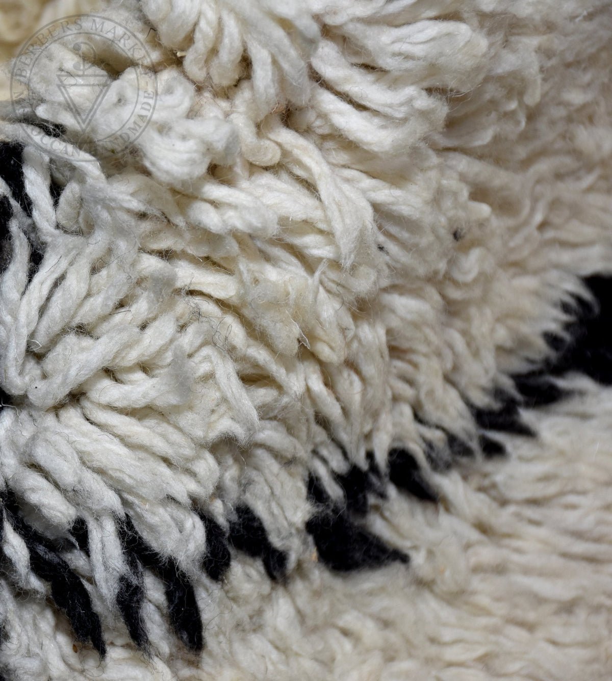 Beni ourain shag Moroccan rug - 5.9 x 8.4 ft / 180 x 255 cm - Berbers Market