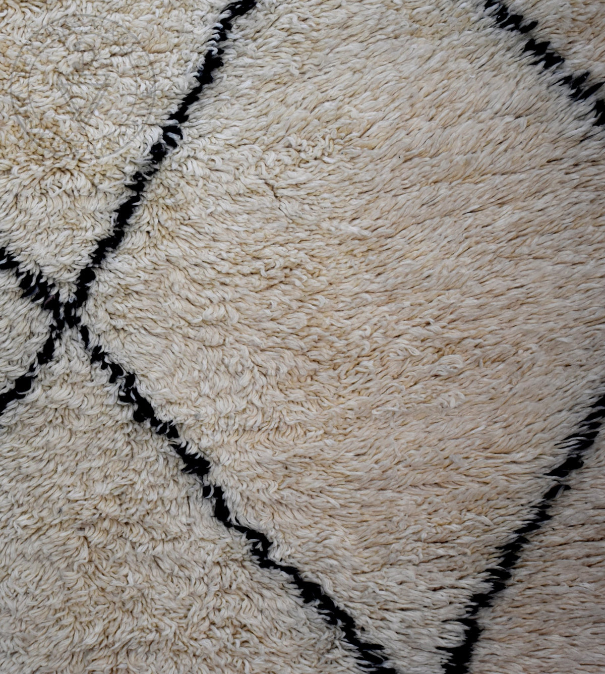 Beni ourain shag Moroccan rug - 5.9 x 8.6 ft / 180 x 260 cm - Berbers Market