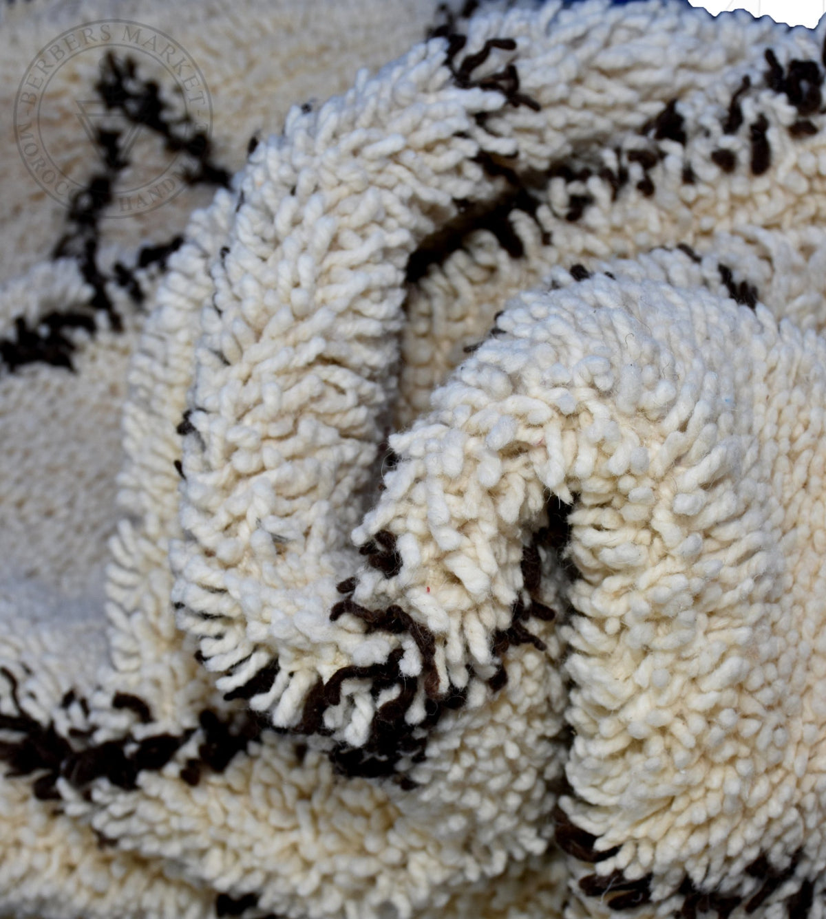 Beni ourain shag Moroccan rug - 6.6 x 9.05 ft / 200 x 275 cm - Berbers Market