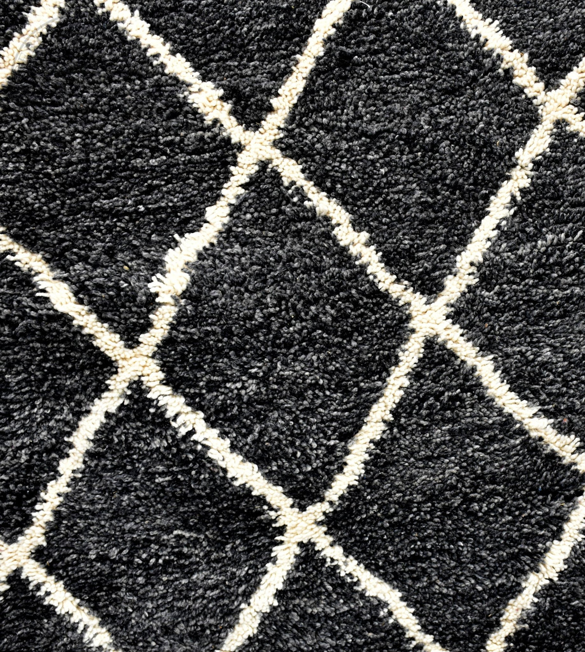 Black Beni ourain shag Moroccan rug - 5.6 x 7.9 ft / 170 x 240 cm - Berbers Market