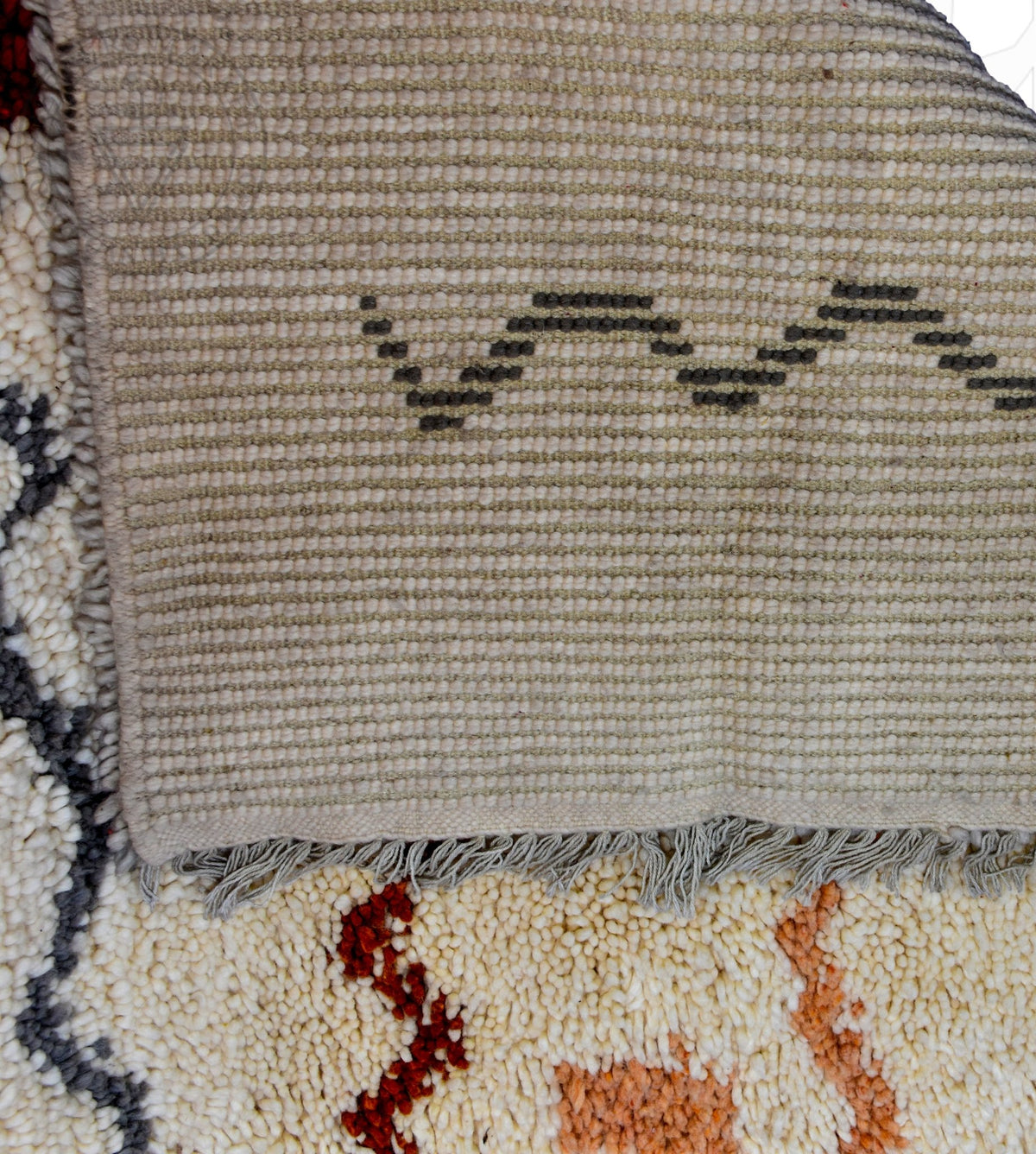 Colorful zigzag Beni ourain Moroccan rug - 5.2 x 7.9 ft / 160 x 240 cm - Berbers Market