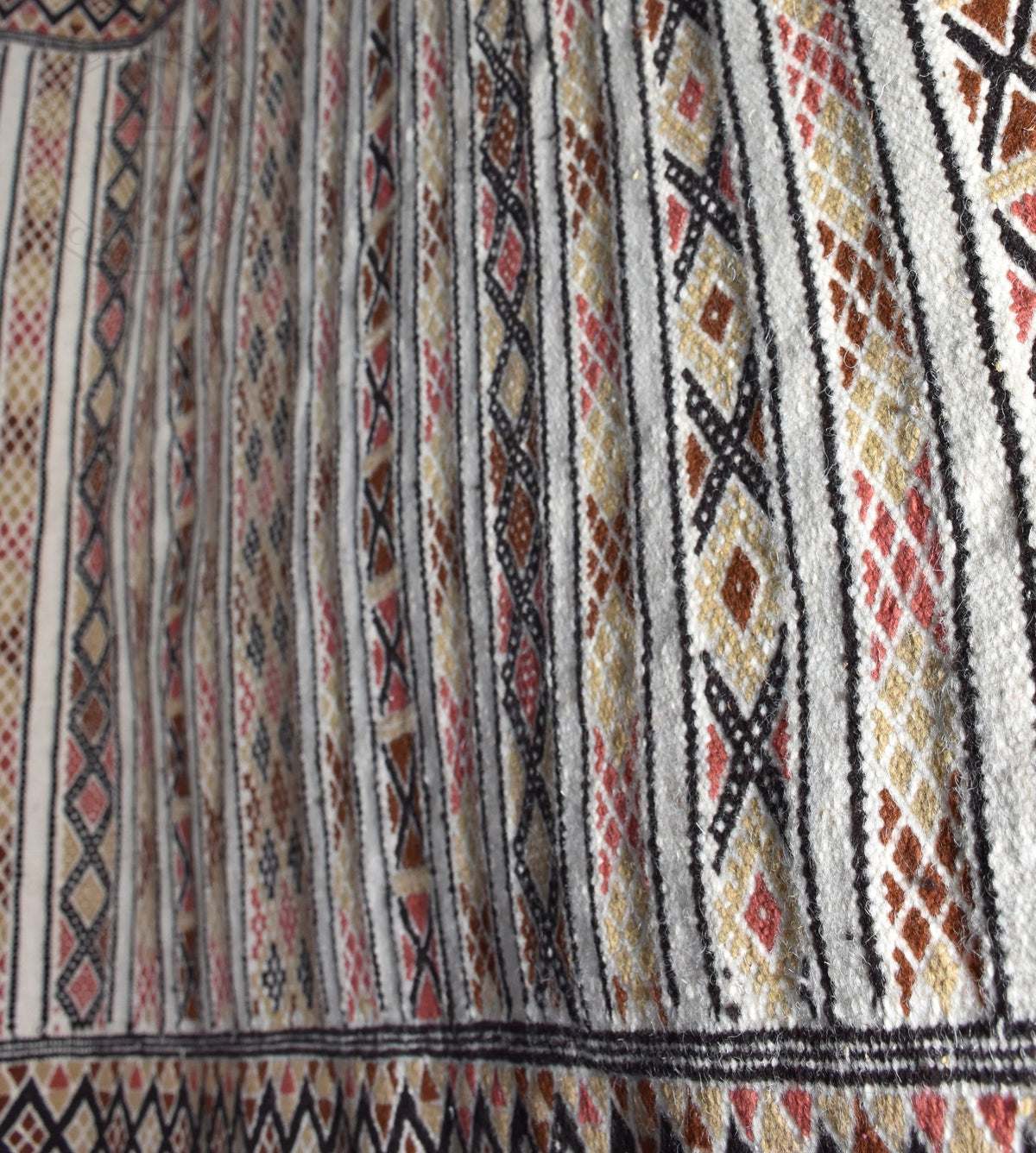 Flatweave kilim hanbal Moroccan rug - 3.94 x 5.42 ft / 120 x 165 cm - Berbers Market