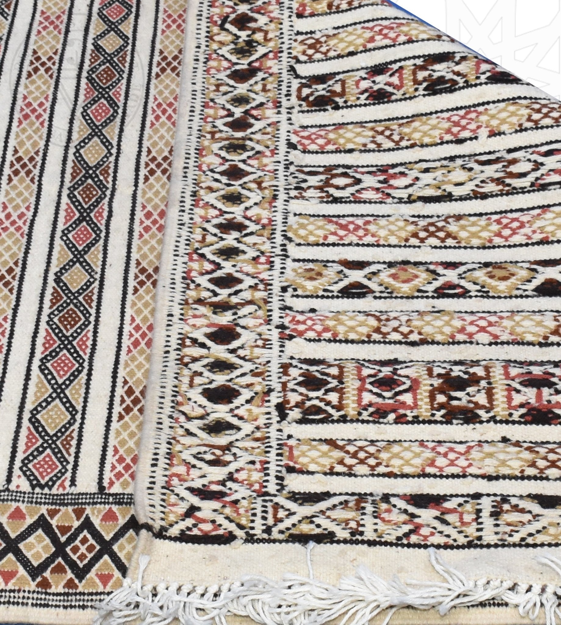 Flatweave kilim hanbal Moroccan rug - 3.94 x 5.42 ft / 120 x 165 cm - Berbers Market