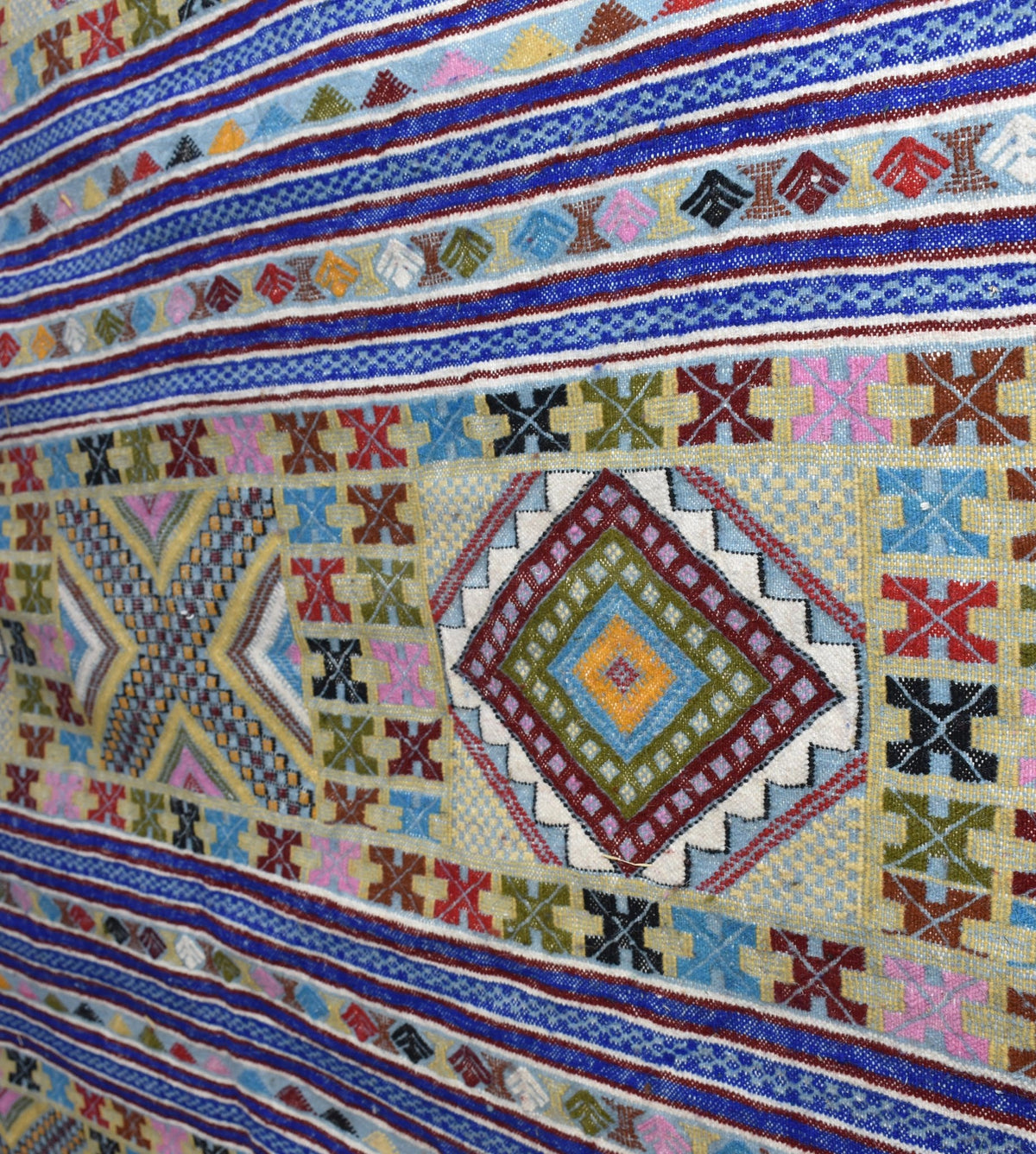 Flatweave kilim hanbal Moroccan rug - 5.6 x 8.21 ft / 170 x 250 cm - Berbers Market