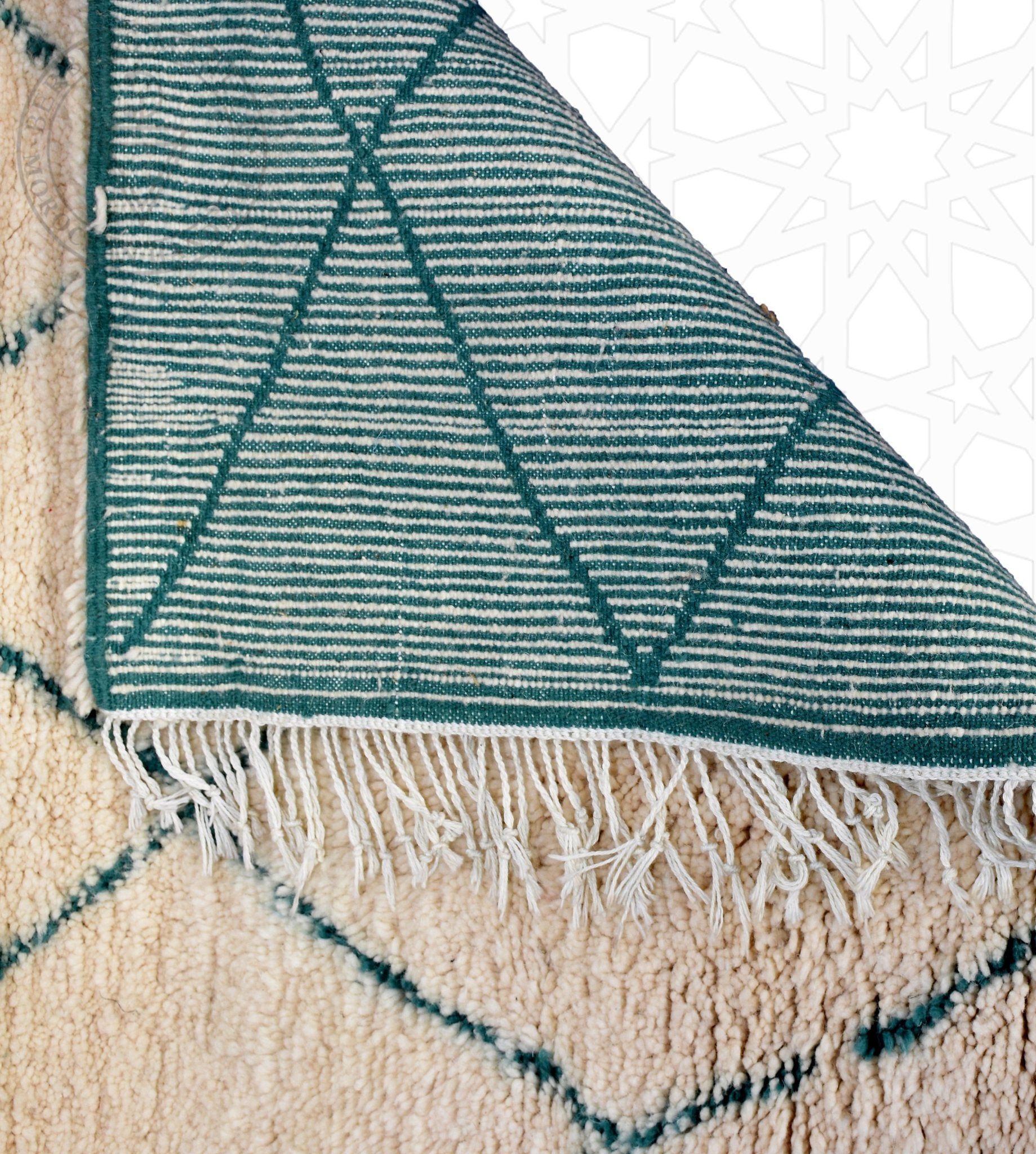 Green lines Beni ourain Moroccan rug - 4.8 x 6.4 ft / 145 x 195 cm - Berbers Market