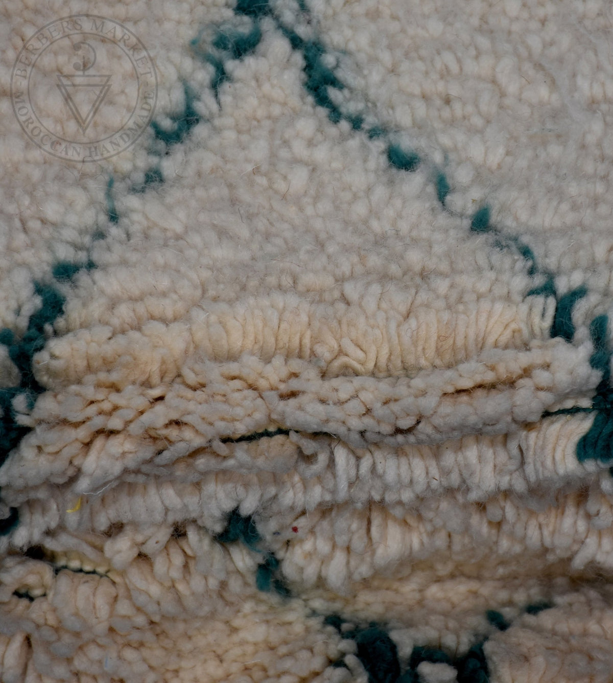 Green lines Beni ourain Moroccan rug - 4.8 x 6.4 ft / 145 x 195 cm - Berbers Market