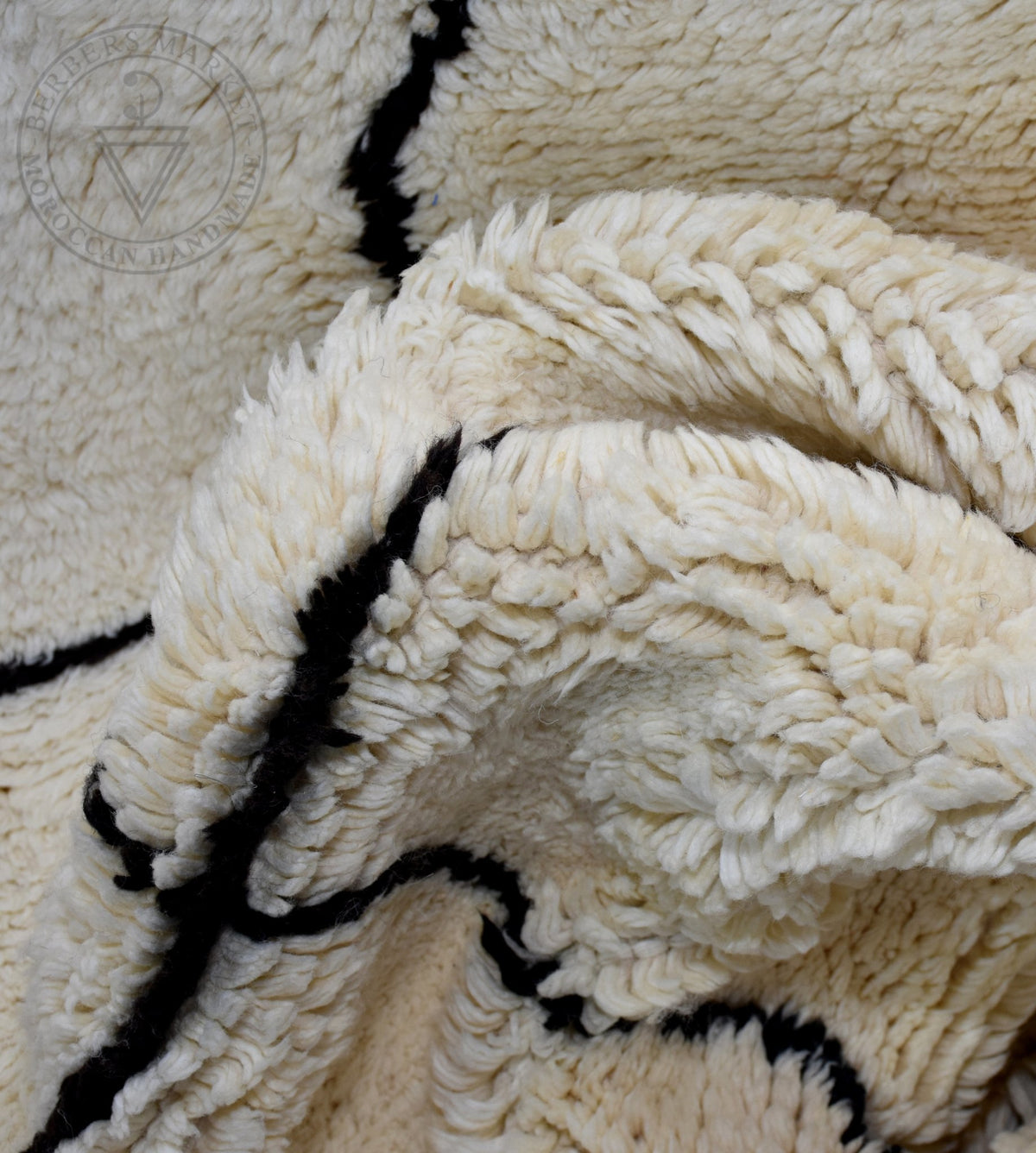 Line art Beni ourain Moroccan rug - 6.3 x 10.5 ft / 190 x 320 cm - Berbers Market