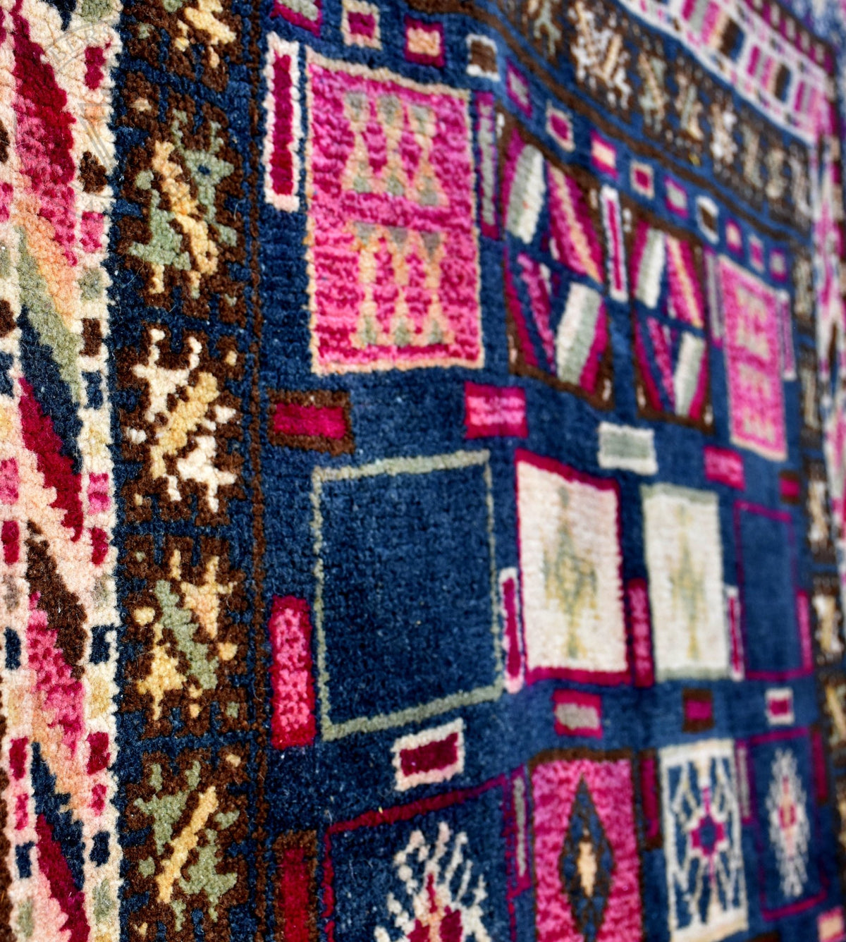 Luxury Taznakht Moroccan rug - 4.76 x 7.7 ft / 145 x 235 cm - Berbers Market