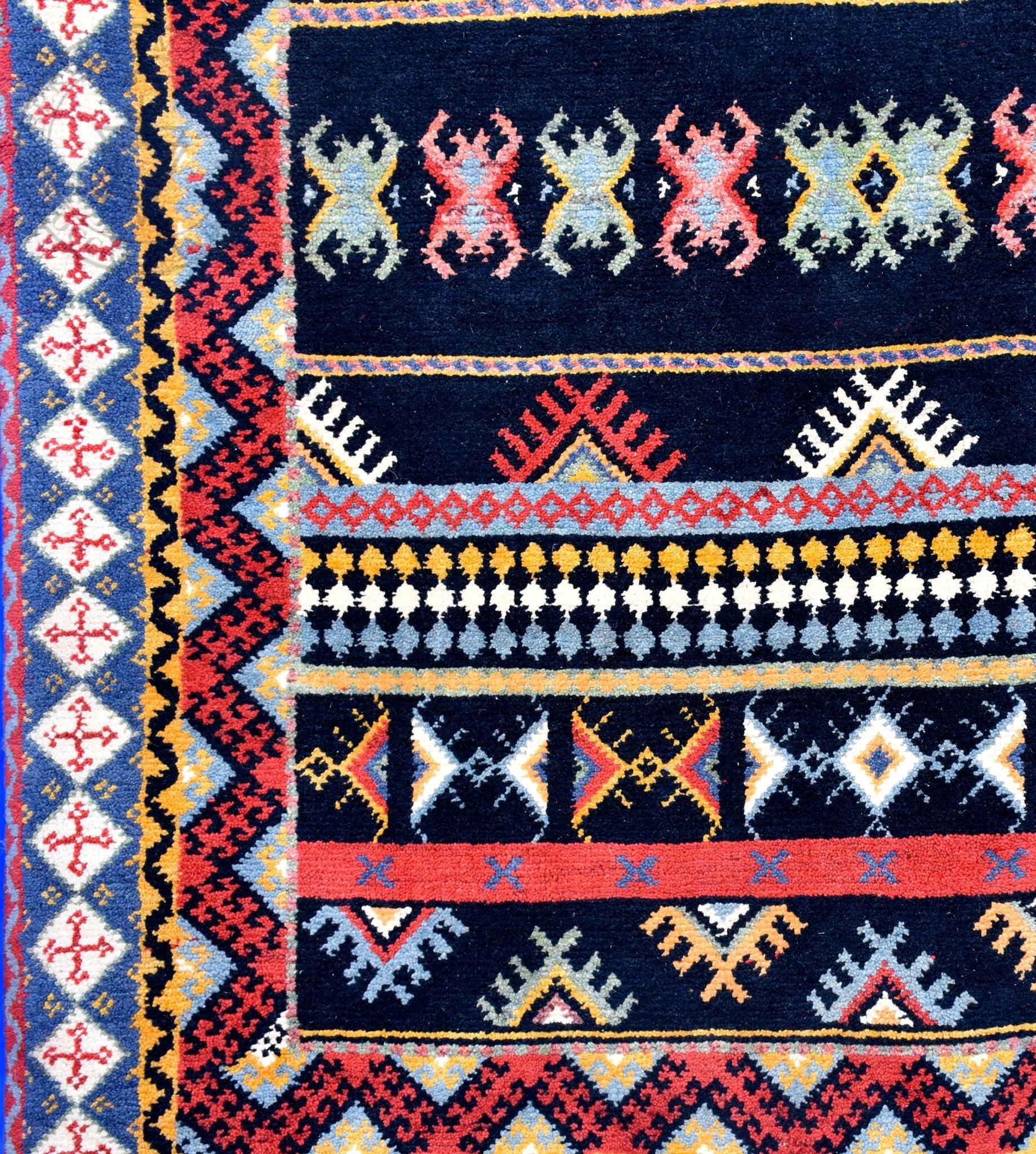 Luxury Taznakht Moroccan rug - 5.25 x 7.55 ft / 160 x 230 cm - Berbers Market
