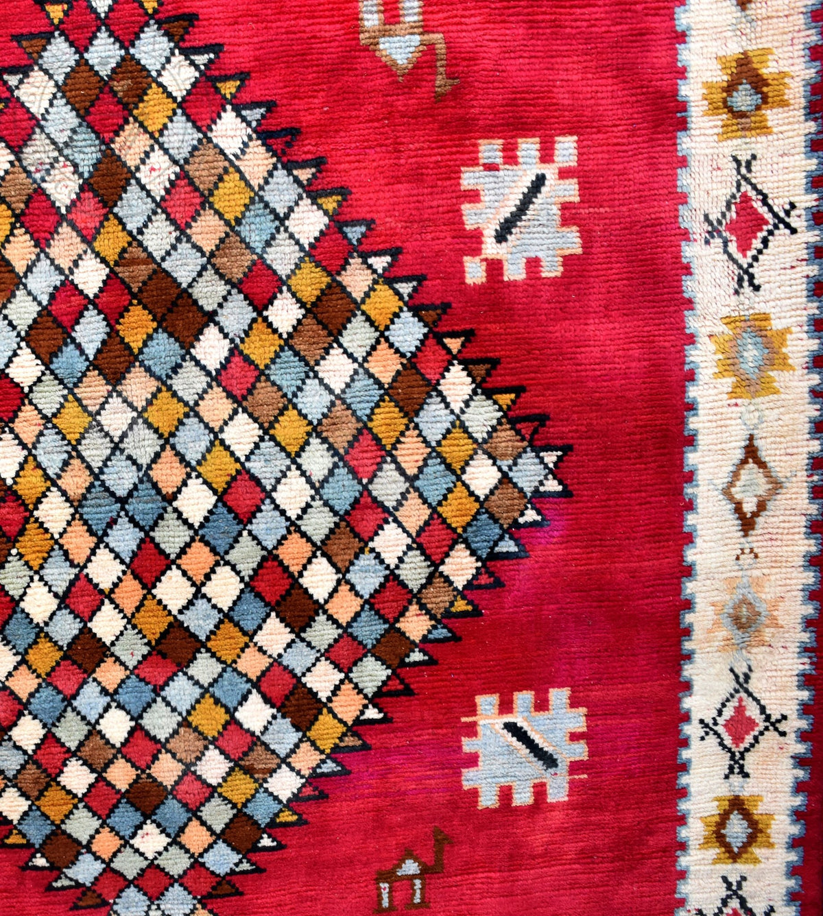 Luxury Taznakht Moroccan rug - 5.6 x 7.55 ft / 170 x 230 cm - Berbers Market