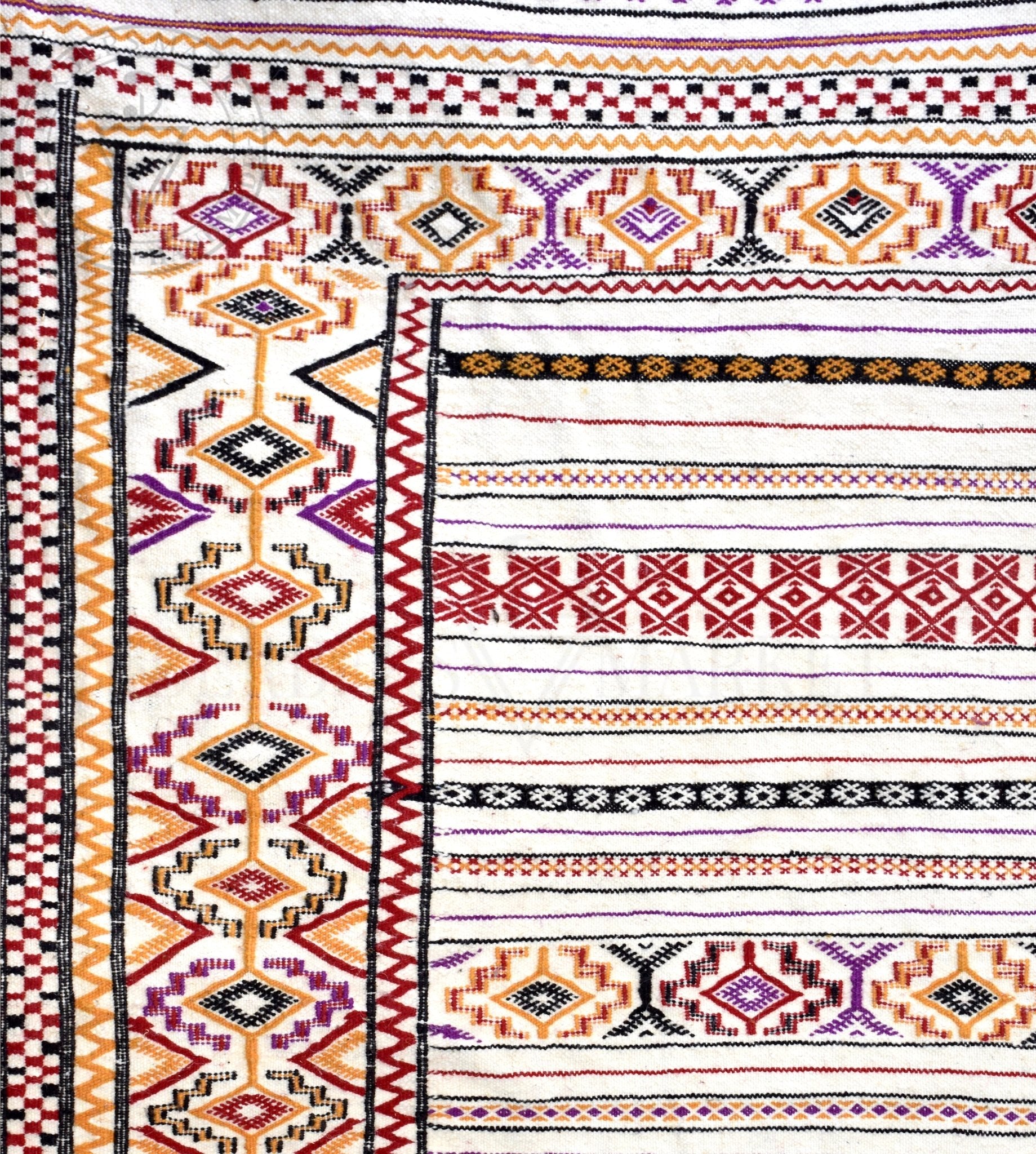 Taznakht Kilim flatweave Moroccan rug - 6.1 x 7.9 ft / 185 x 240 cm - Berbers Market