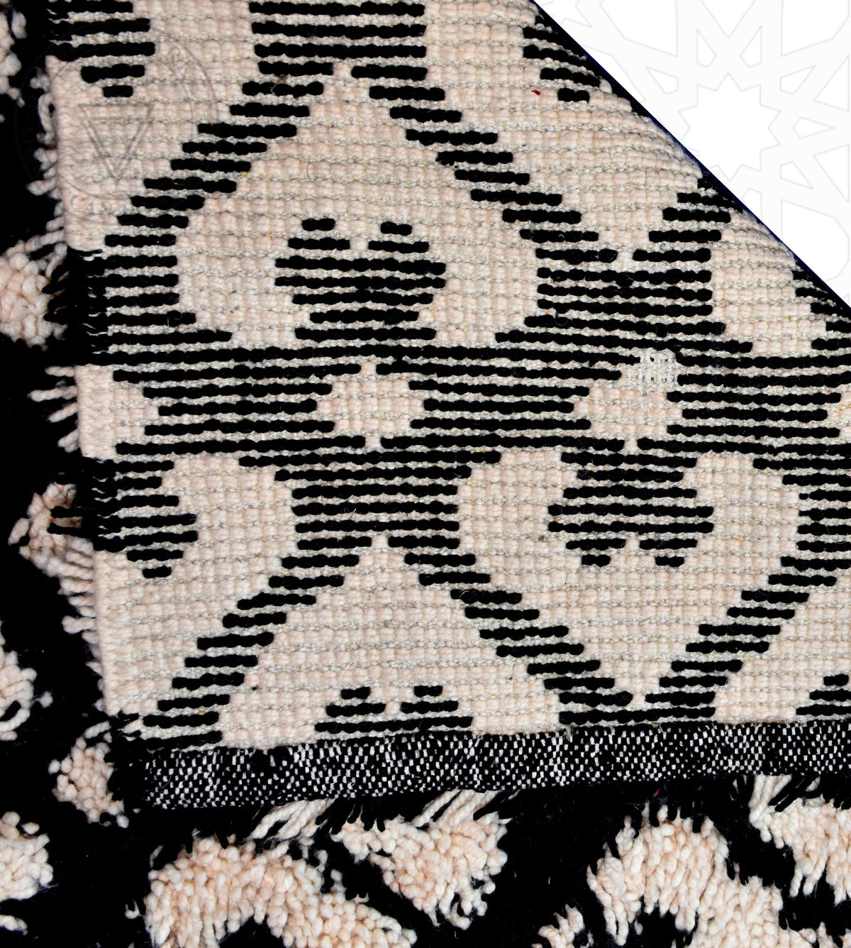 Tiled Beni ourain Moroccan rug - 5.6 x 7.9 ft / 170 x 240 cm - Berbers Market